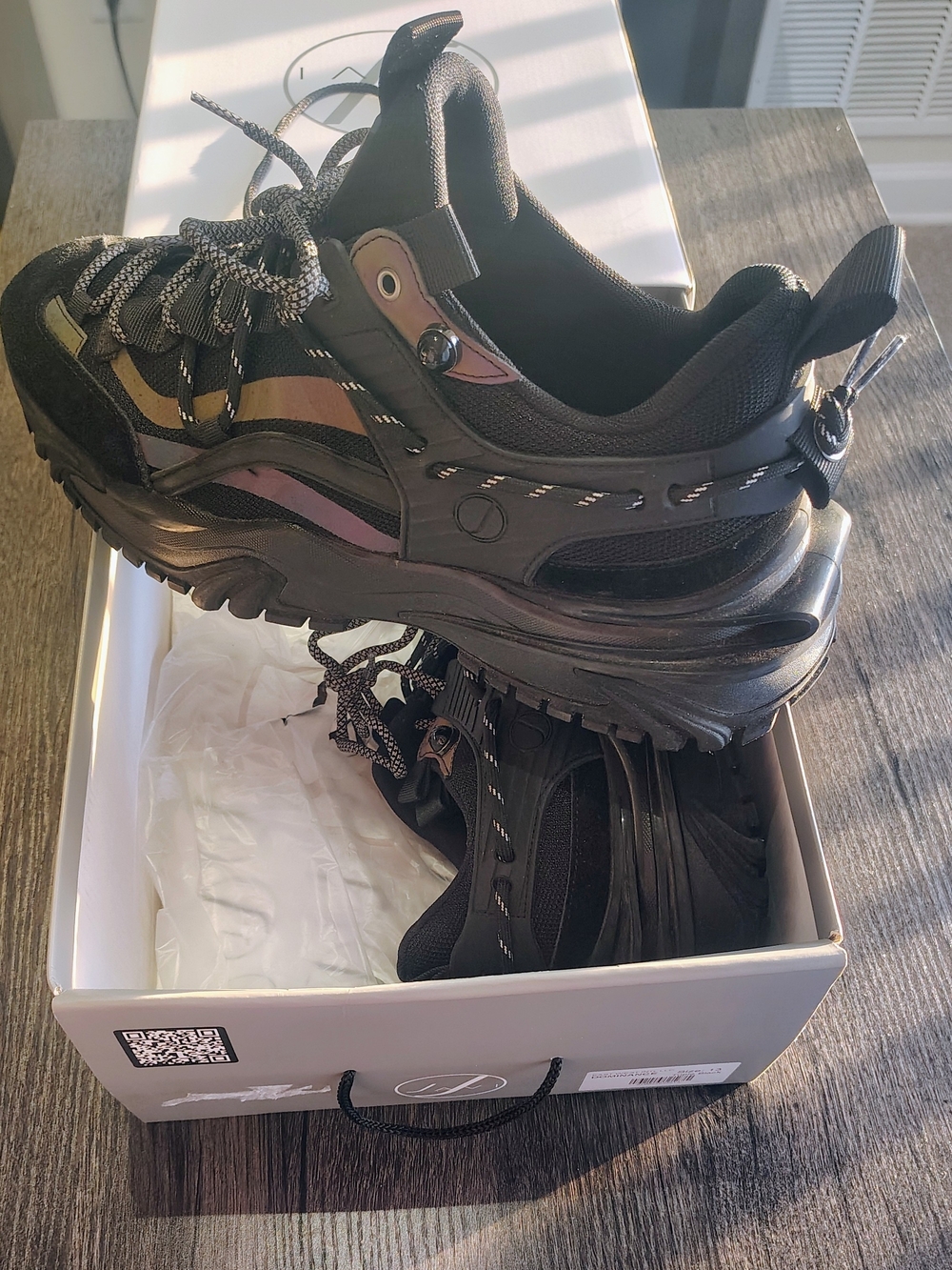 Men's Black Athletic Trainer
